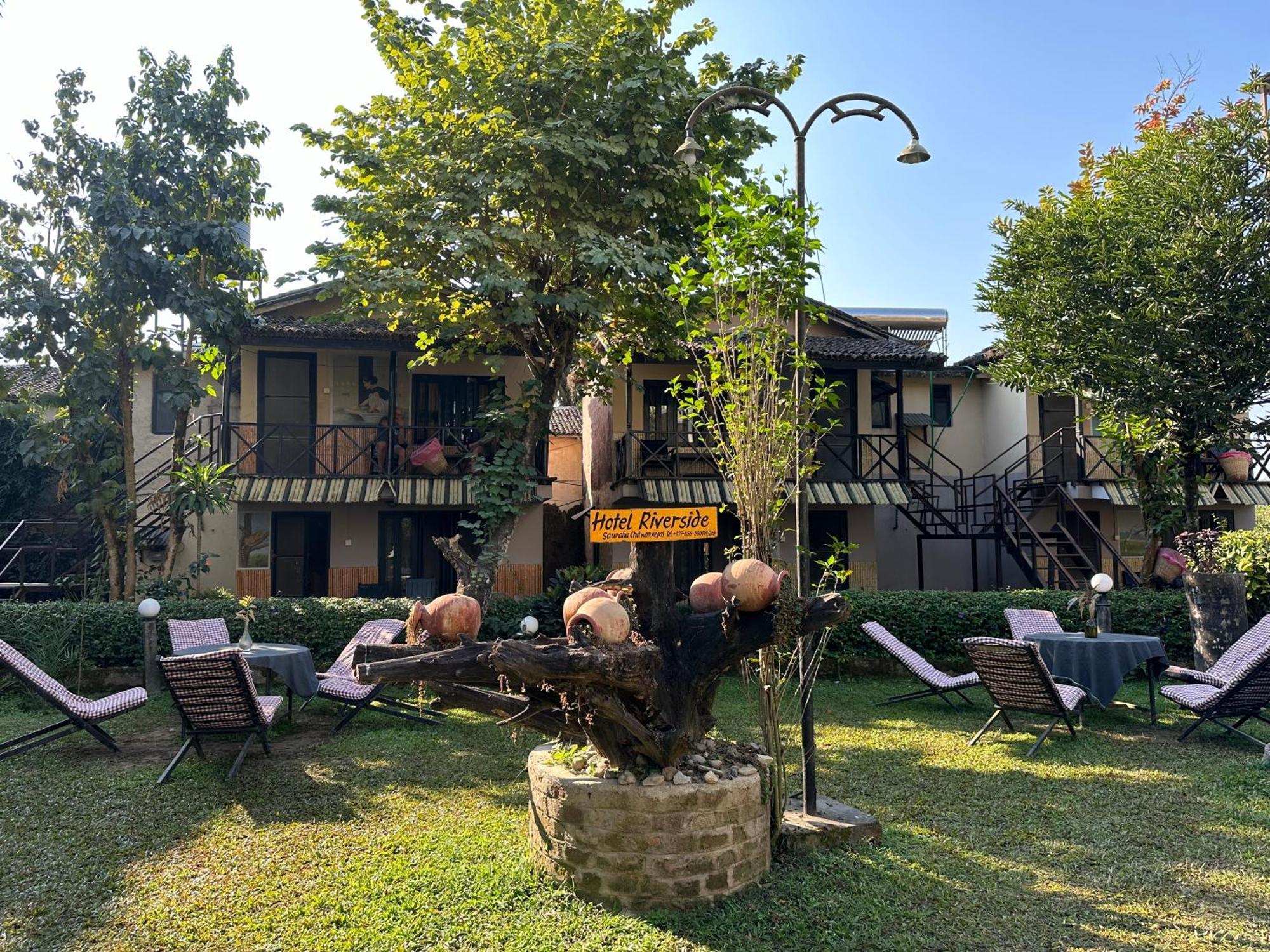 סאורהה Hotel Riverside With Swimming Pool מראה חיצוני תמונה