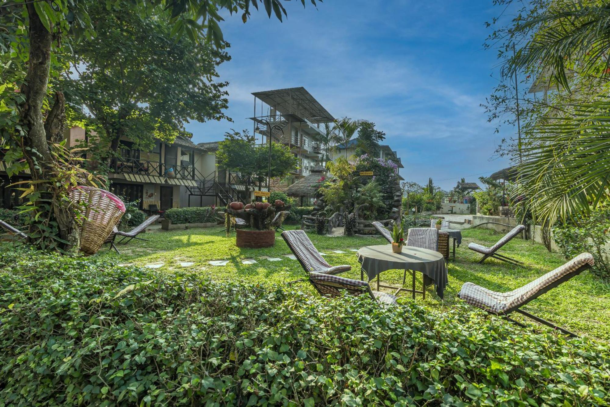 סאורהה Hotel Riverside With Swimming Pool מראה חיצוני תמונה