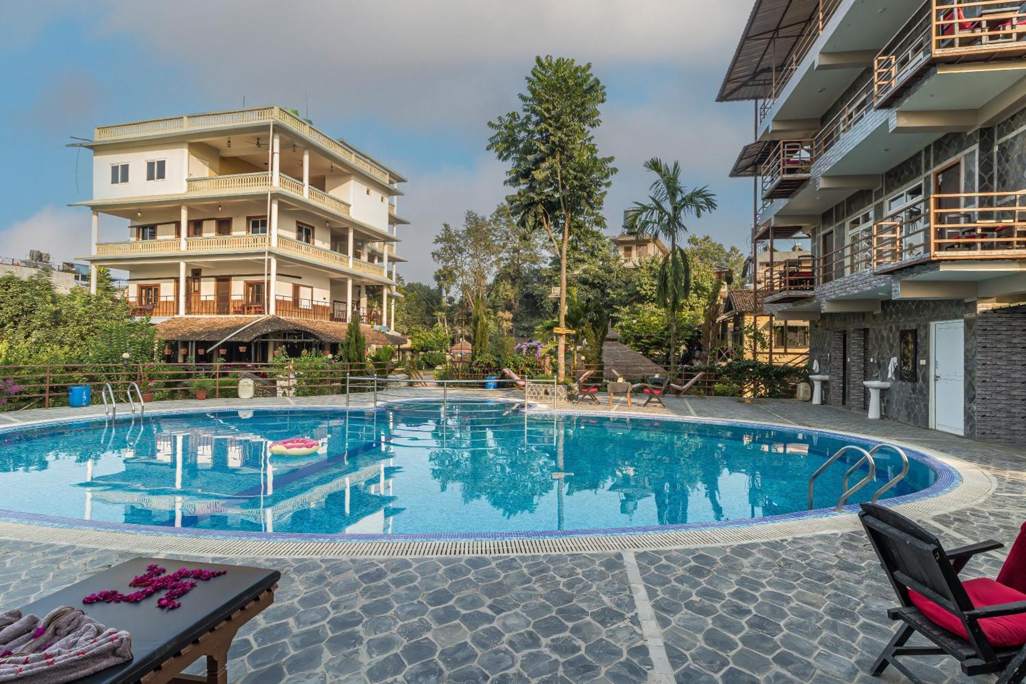 סאורהה Hotel Riverside With Swimming Pool מראה חיצוני תמונה