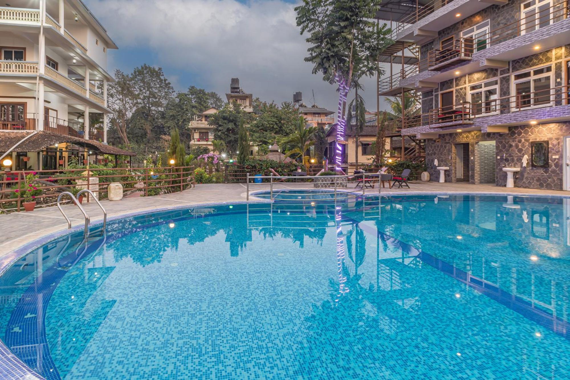 סאורהה Hotel Riverside With Swimming Pool מראה חיצוני תמונה