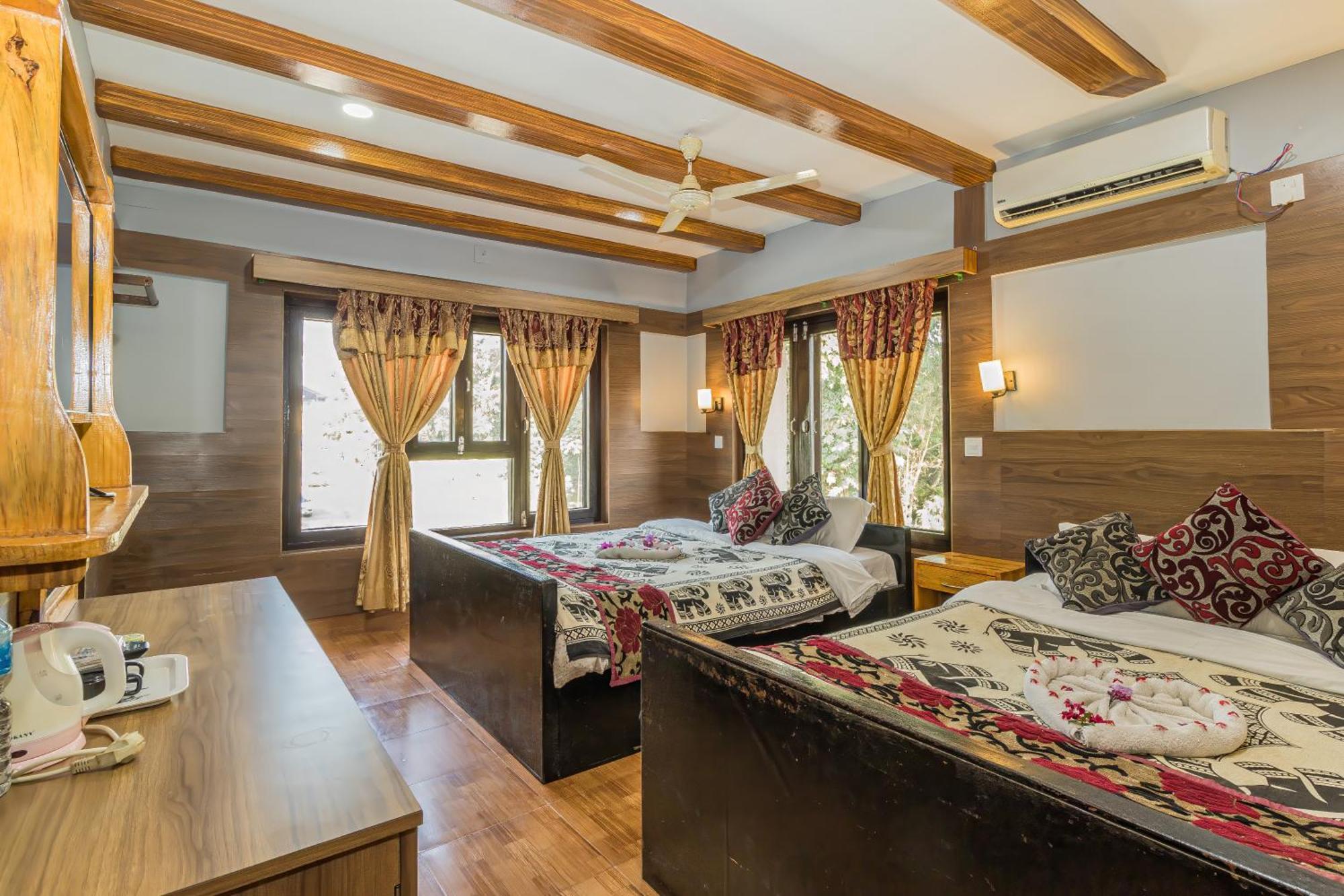 סאורהה Hotel Riverside With Swimming Pool מראה חיצוני תמונה