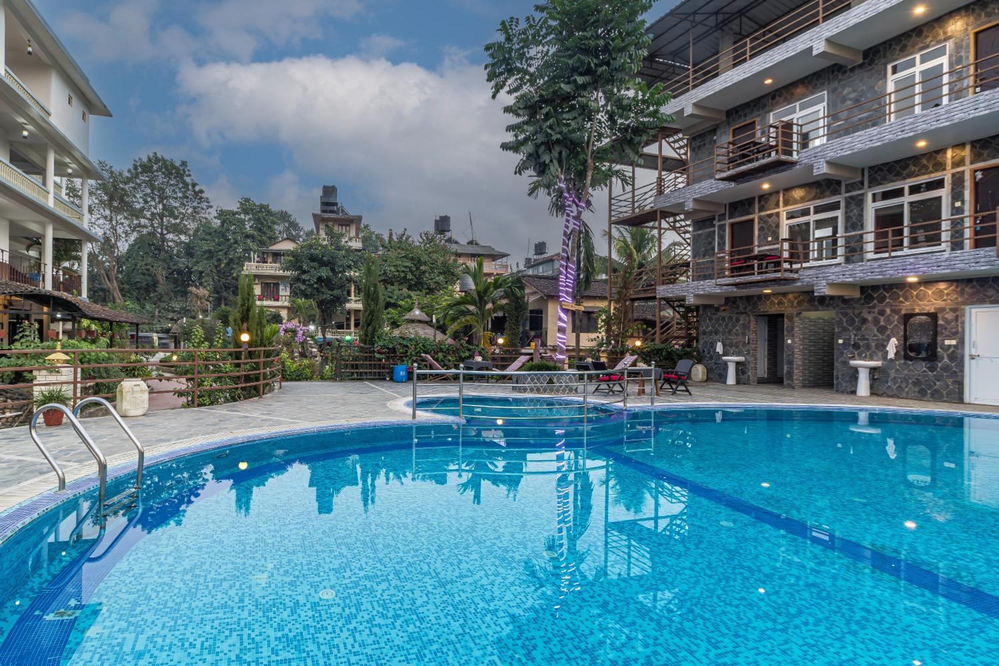 סאורהה Hotel Riverside With Swimming Pool מראה חיצוני תמונה