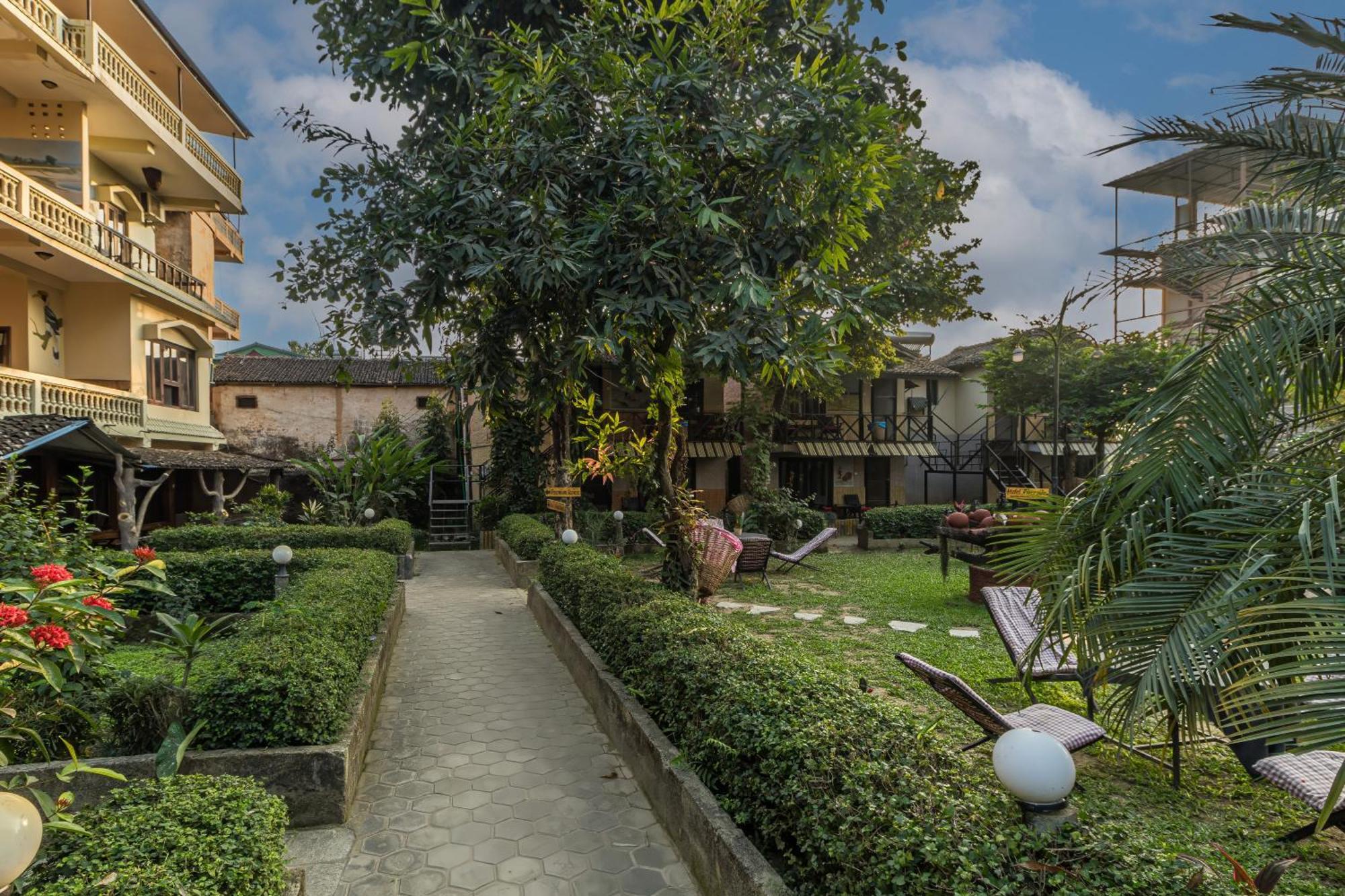 סאורהה Hotel Riverside With Swimming Pool מראה חיצוני תמונה